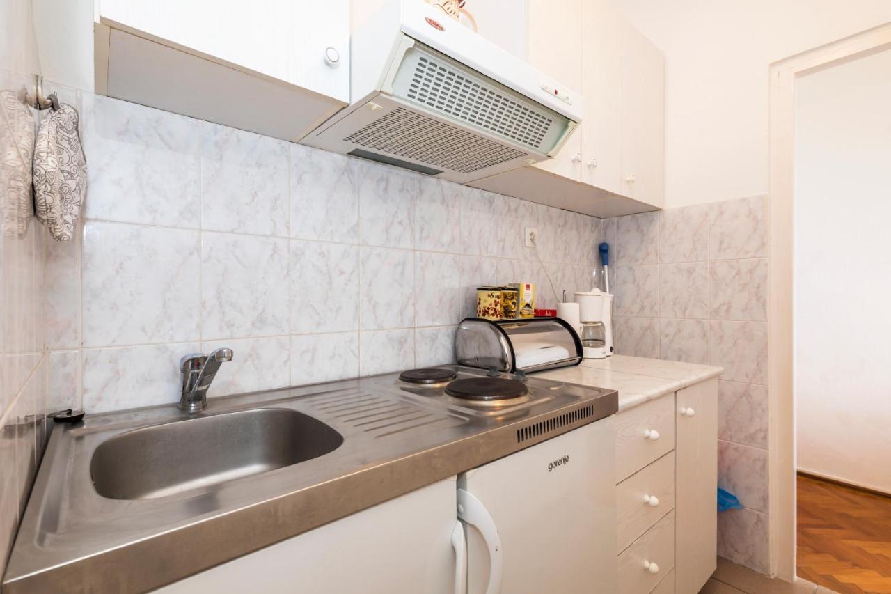 Apartment Muzic Mali Losinj Bagian luar foto