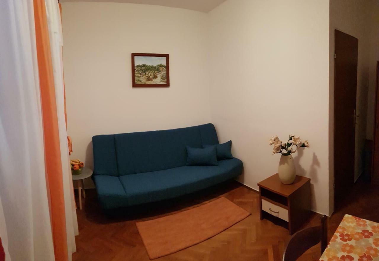 Apartment Muzic Mali Losinj Bagian luar foto