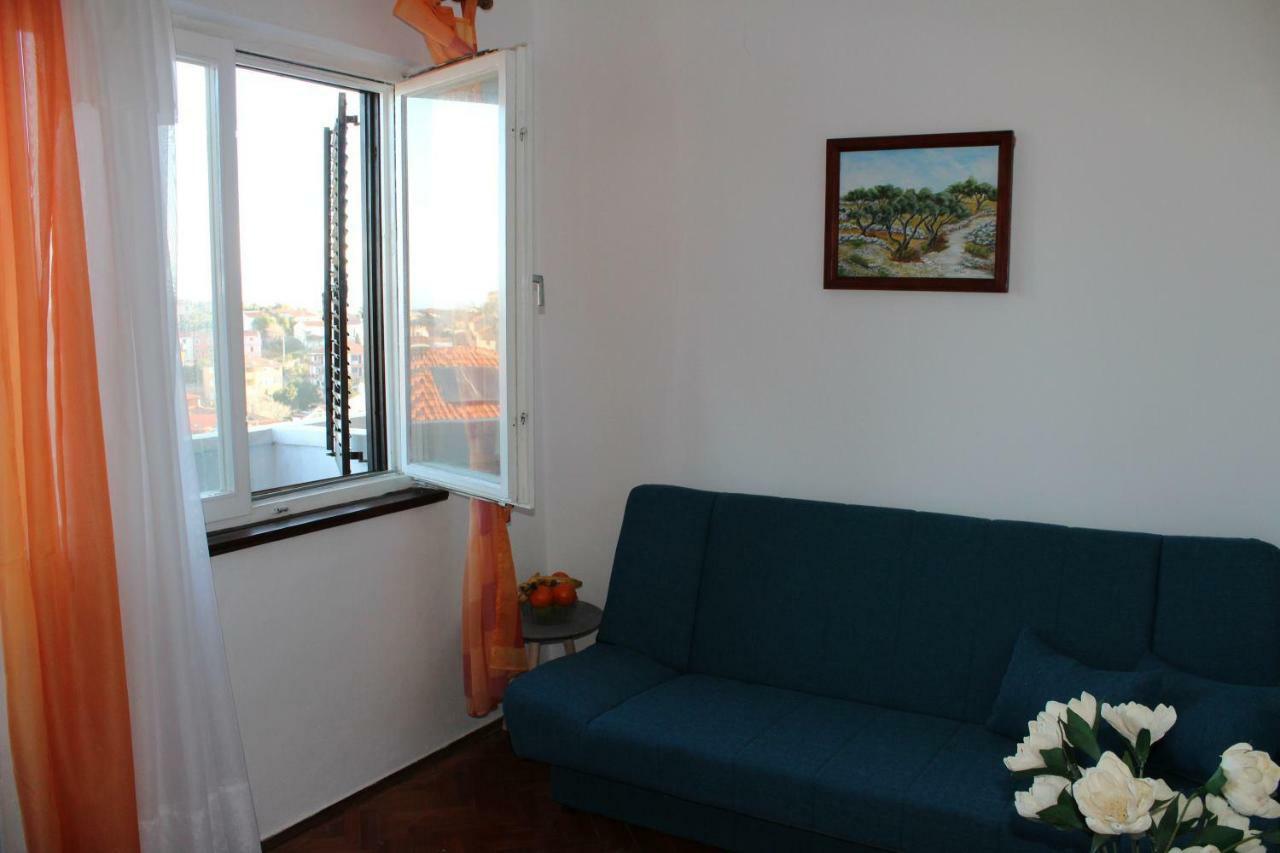 Apartment Muzic Mali Losinj Bagian luar foto